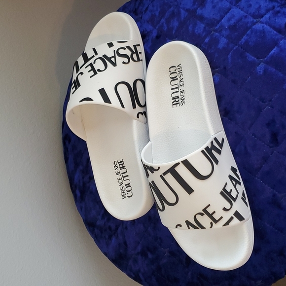 Authentic Versace Pool Slides - Picture 6 of 12